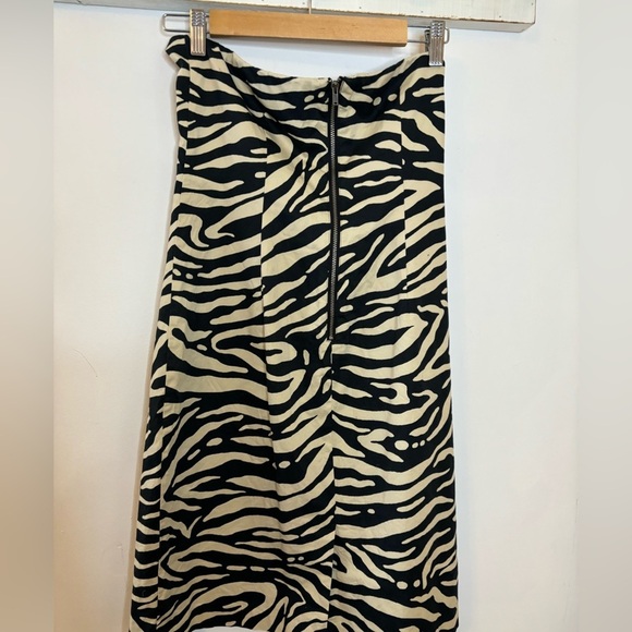 The Limited Zebra Print Strapless Dress - Picture 4 of 12